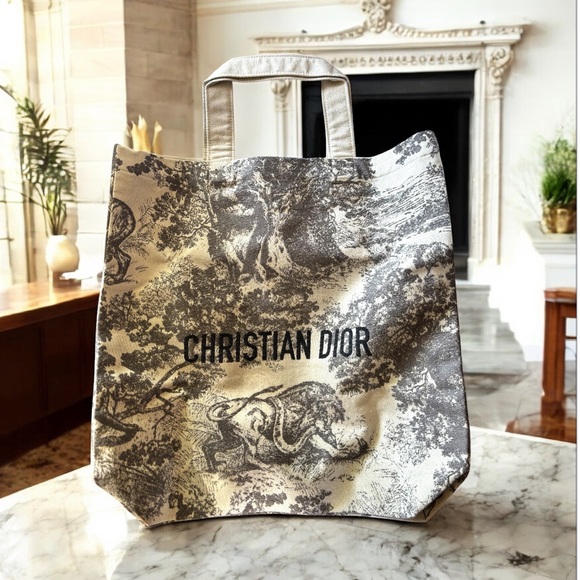 Dior 2025 Gray Tote Bag - Dior beauty - Picture 1 of 4